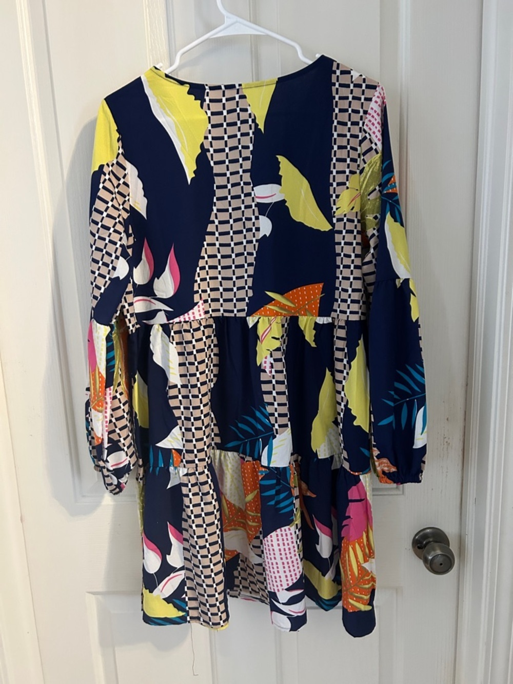 Babydoll dress, bright design, size medium - Picture 7 of 8